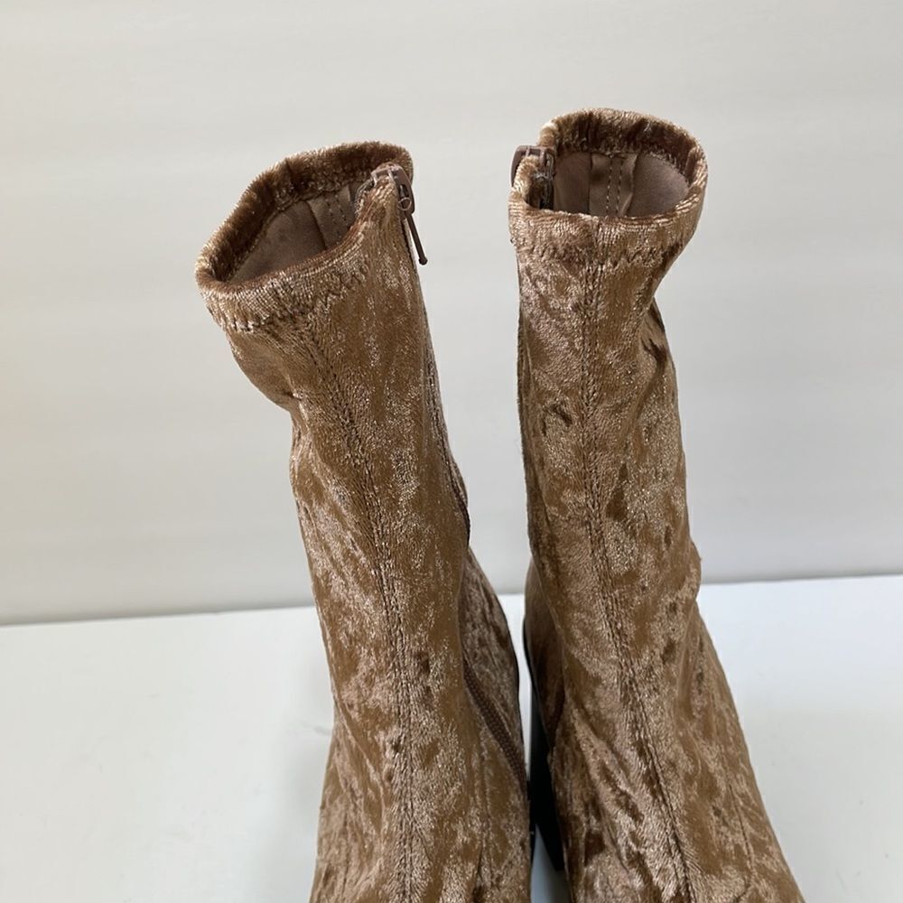 NEW WITHOUT TAGS STEVE MADDEN KLAYTON PLATFORM BOOTIES IN BROWN CRUSHED VELVET - Picture 8 of 11